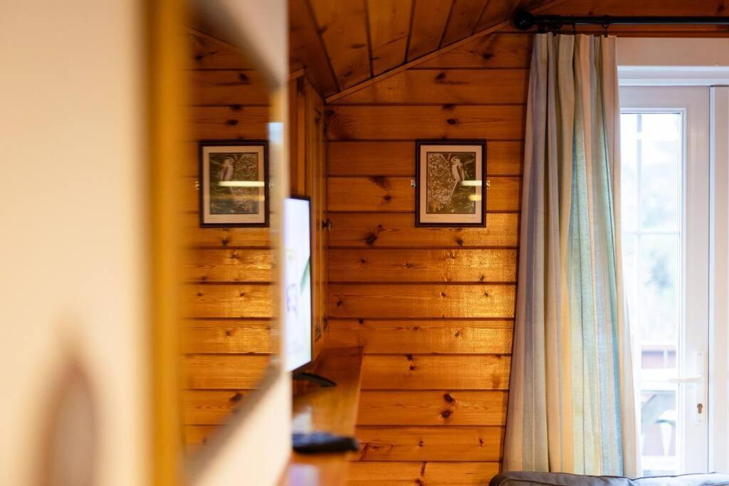 Cozy Norwegian Style Log Cabin In Rural Snowdonia - 2 Bedrooms & Parking By Seren Short Stays Ffestiniog Kültér fotó
