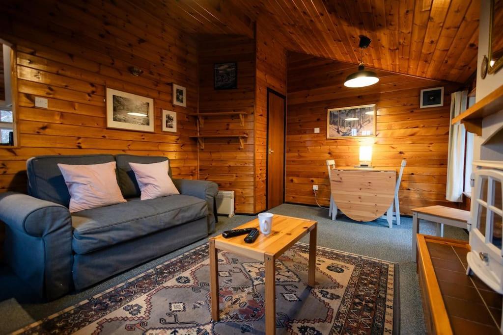 Cozy Norwegian Style Log Cabin In Rural Snowdonia - 2 Bedrooms & Parking By Seren Short Stays Ffestiniog Kültér fotó