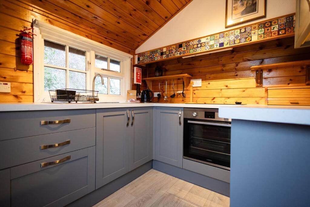 Cozy Norwegian Style Log Cabin In Rural Snowdonia - 2 Bedrooms & Parking By Seren Short Stays Ffestiniog Kültér fotó