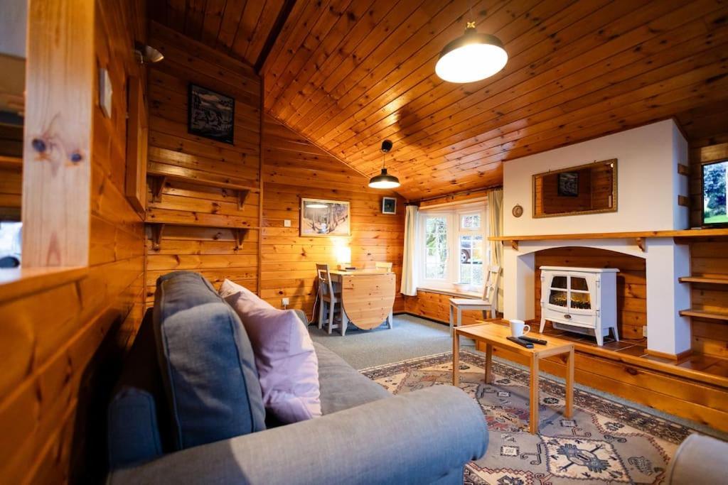 Cozy Norwegian Style Log Cabin In Rural Snowdonia - 2 Bedrooms & Parking By Seren Short Stays Ffestiniog Kültér fotó